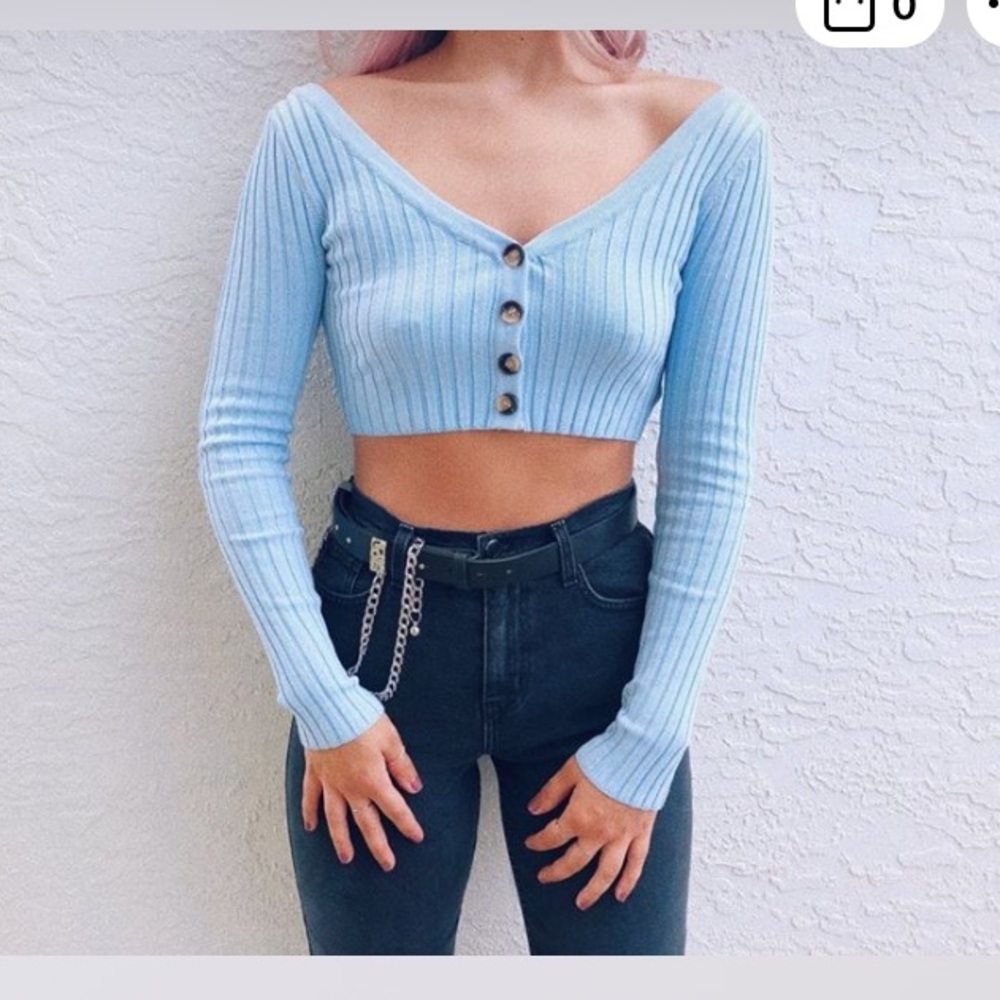 Crop Top, Sweater.